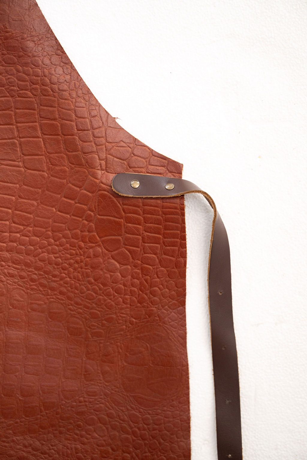 Heavy duty leather apron with croc texture for professional use