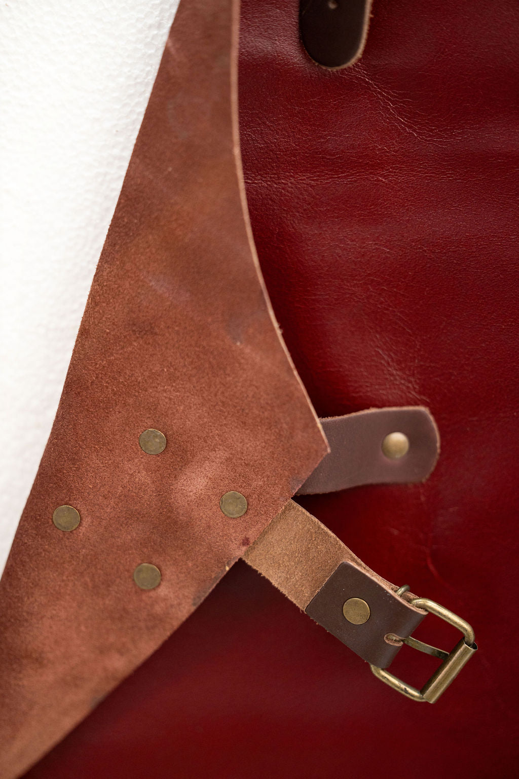 High quality red leather apron simple design for creative professionals
