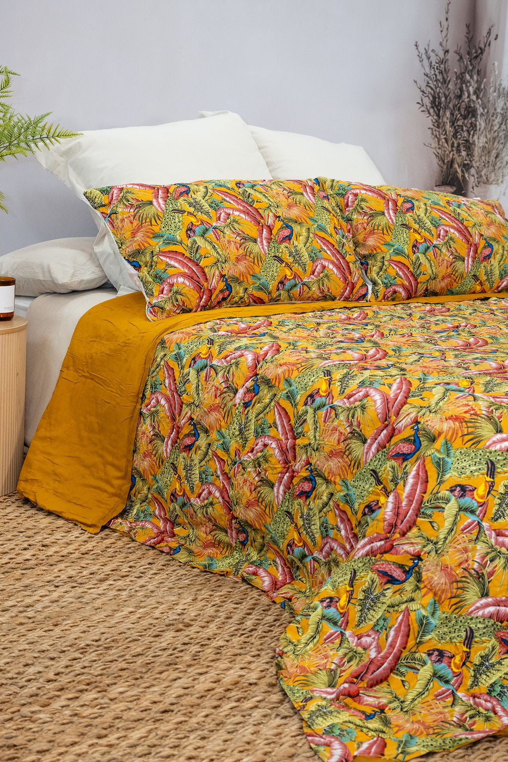 Tropical Paradise Cotton Quilt - Birds & Sunset Hues