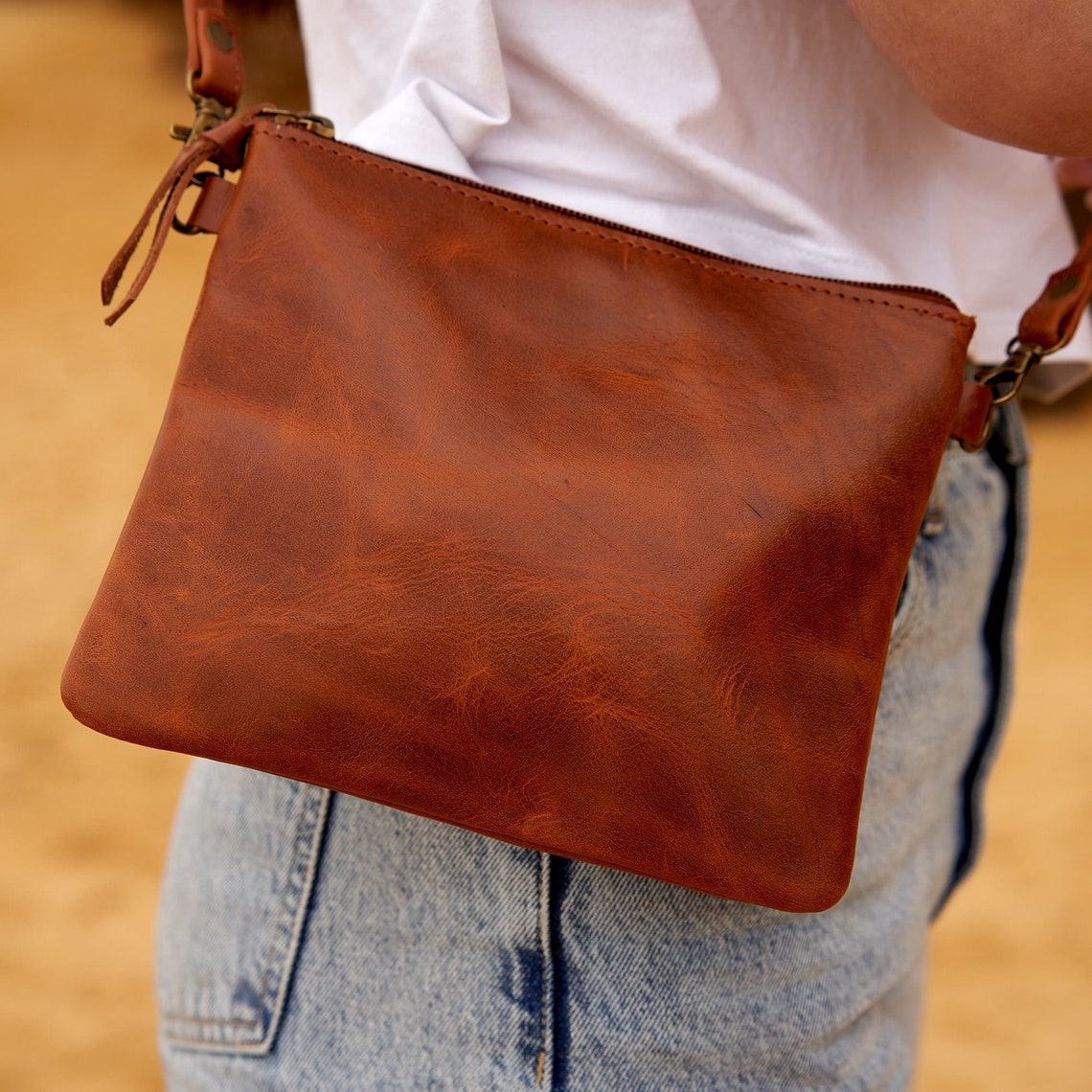 Explorer Leather Messenger Bag - Classic Style