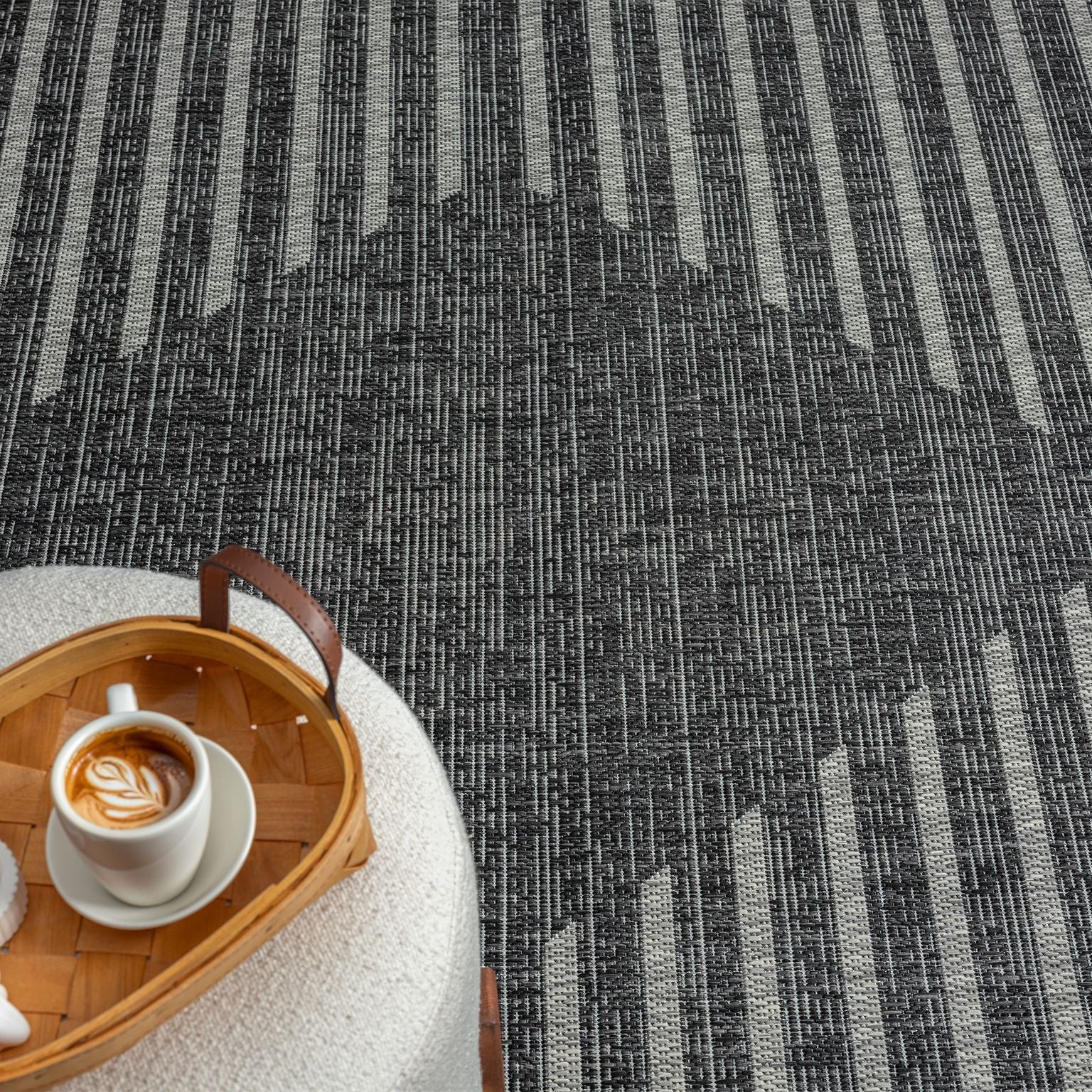 Alfresco 425 Ebony Black Rug - Modern Dark Accent Rug