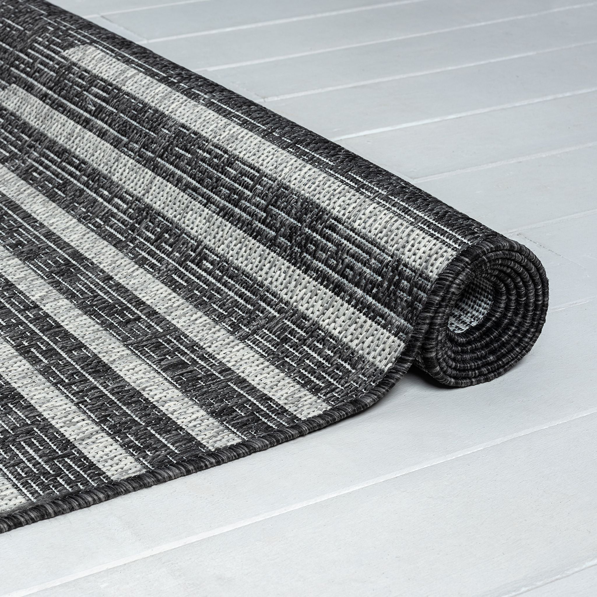 Alfresco 425 Ebony Black Rug - Modern Dark Accent Rug