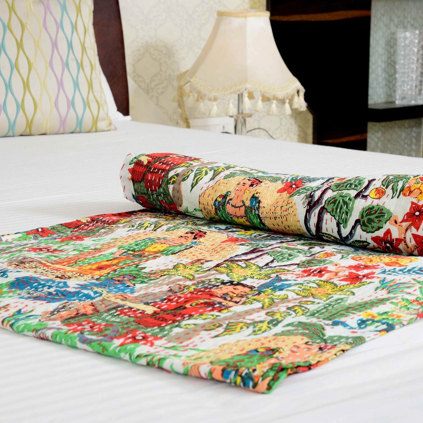 Frida White Kantha Quilt - Unique Style