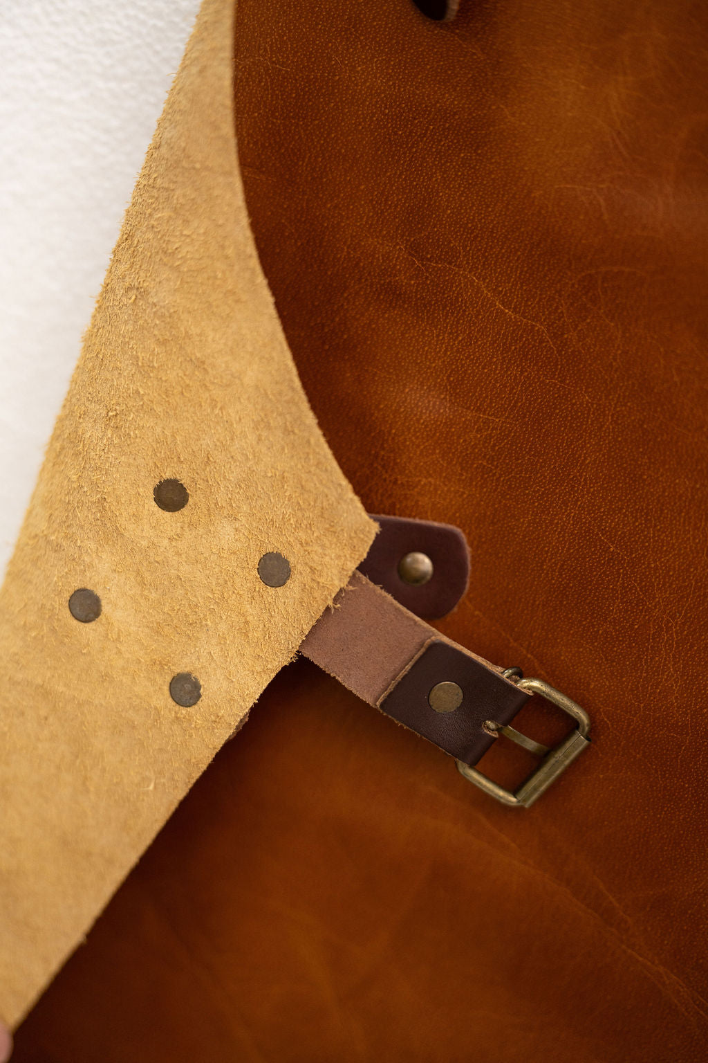 Premium vintage leather apron saddle brown tone for creative workspace