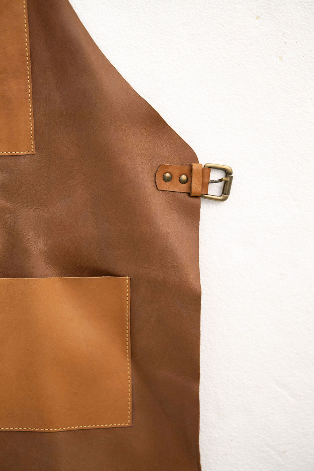 Stylish compact leather apron tan color for chefs and artisans