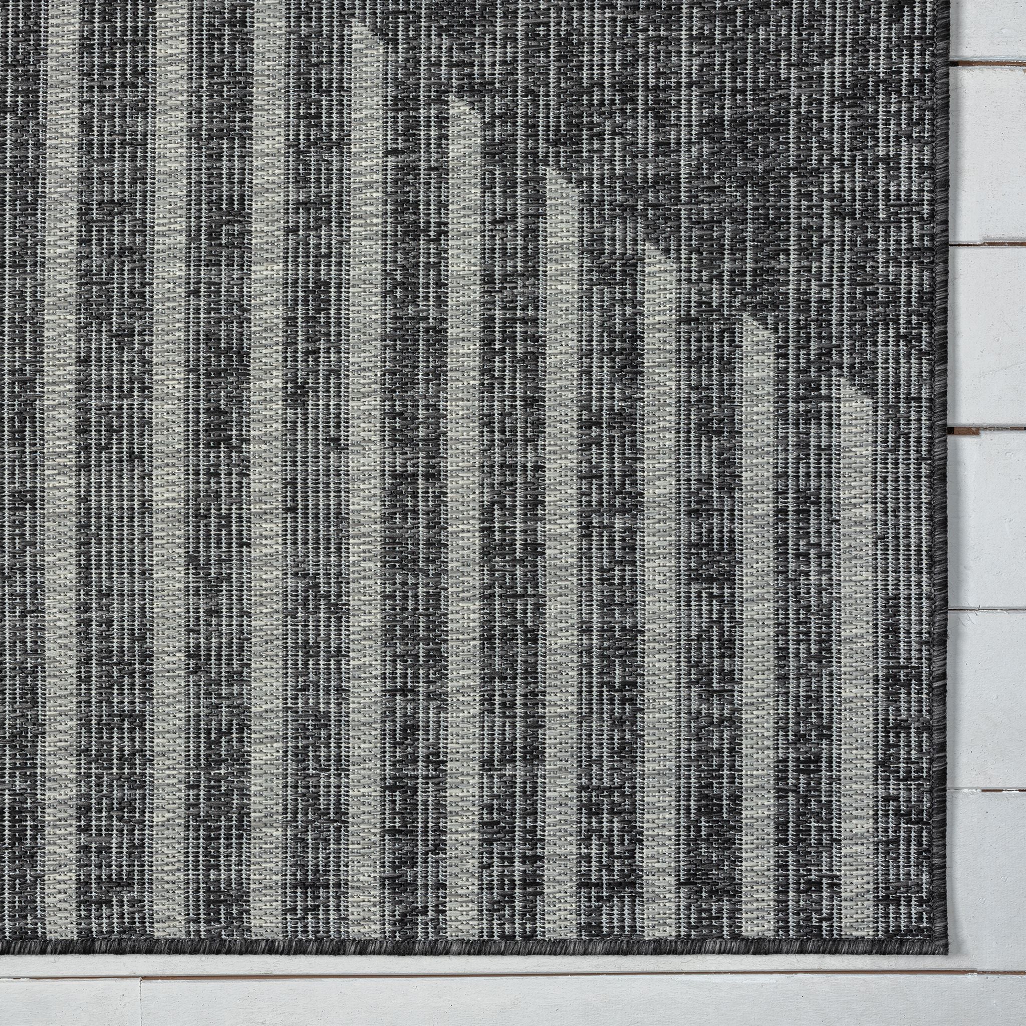 Alfresco 425 Ebony Black Rug - Modern Dark Accent Rug