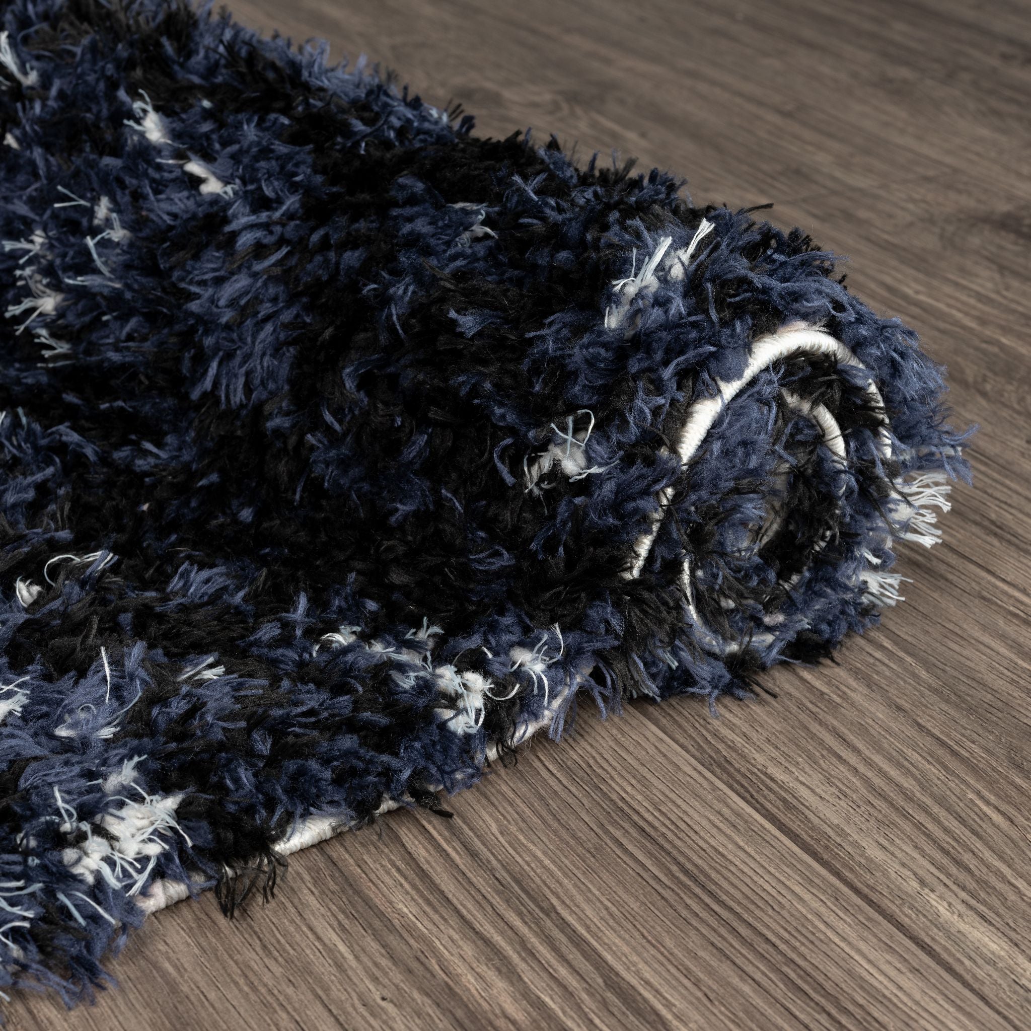 Plushy 386 Lava Navy Rug - Bold Colour & Comfort